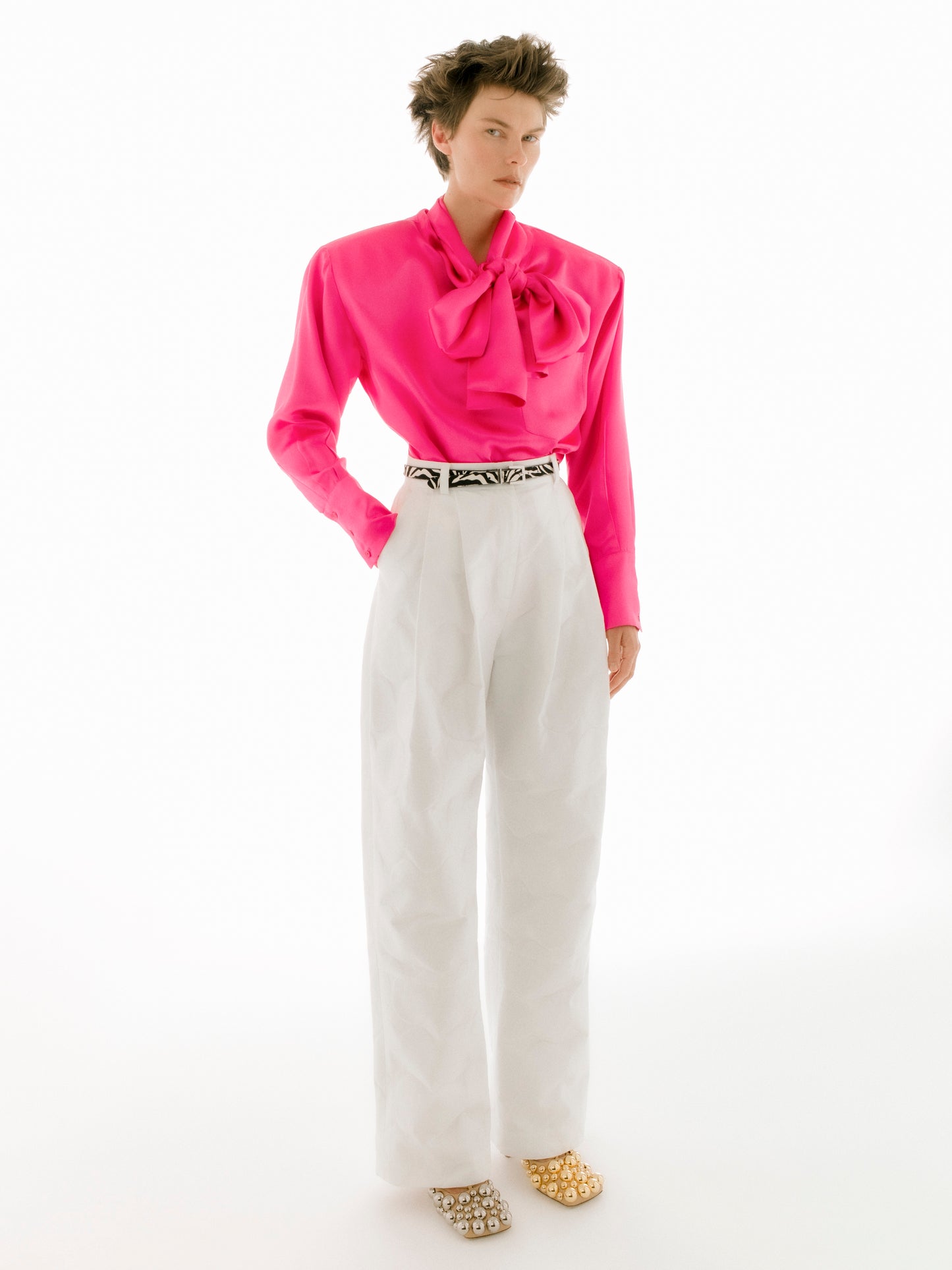 Pleated pegged pants