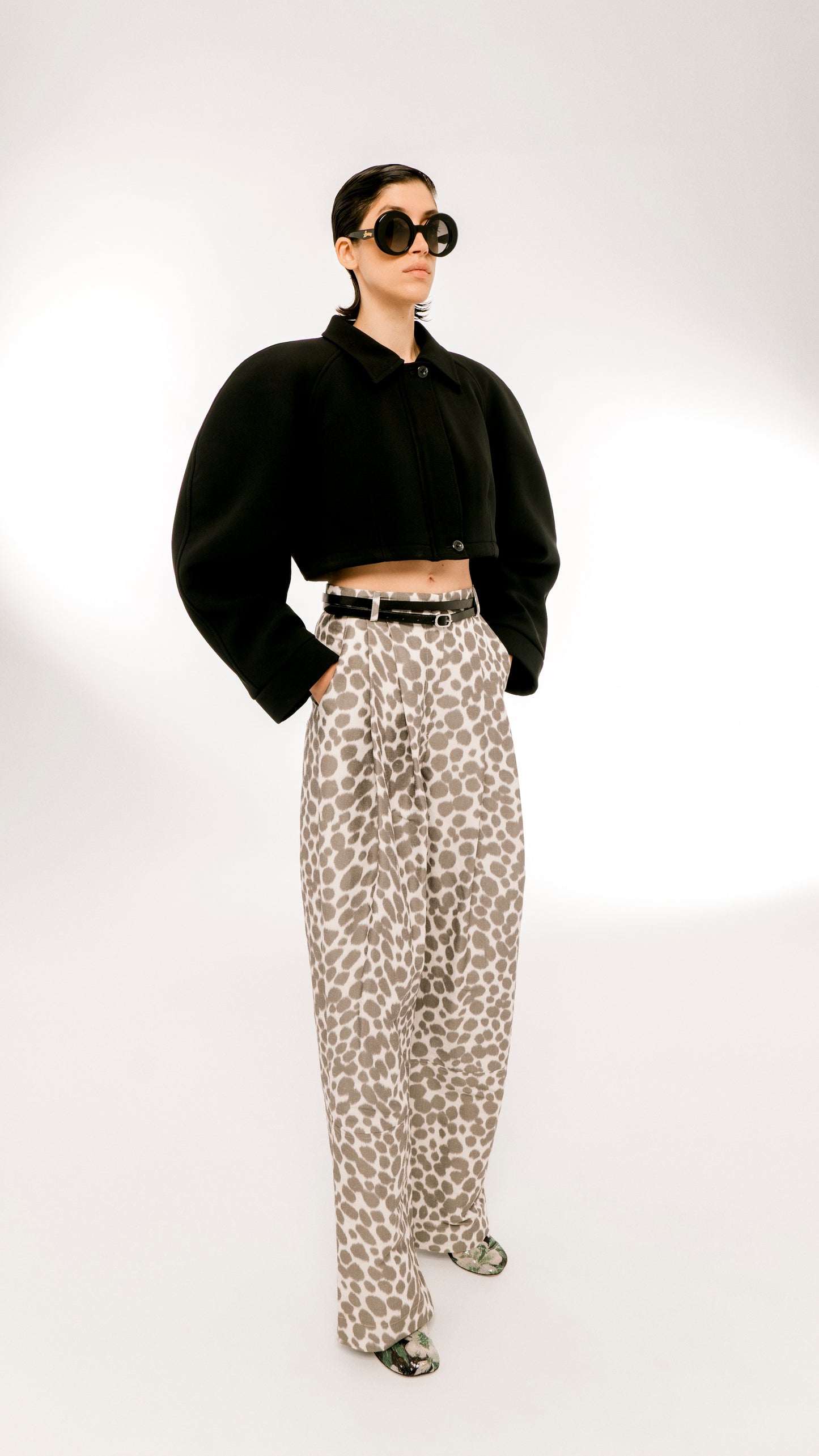 Pleated pegged pants